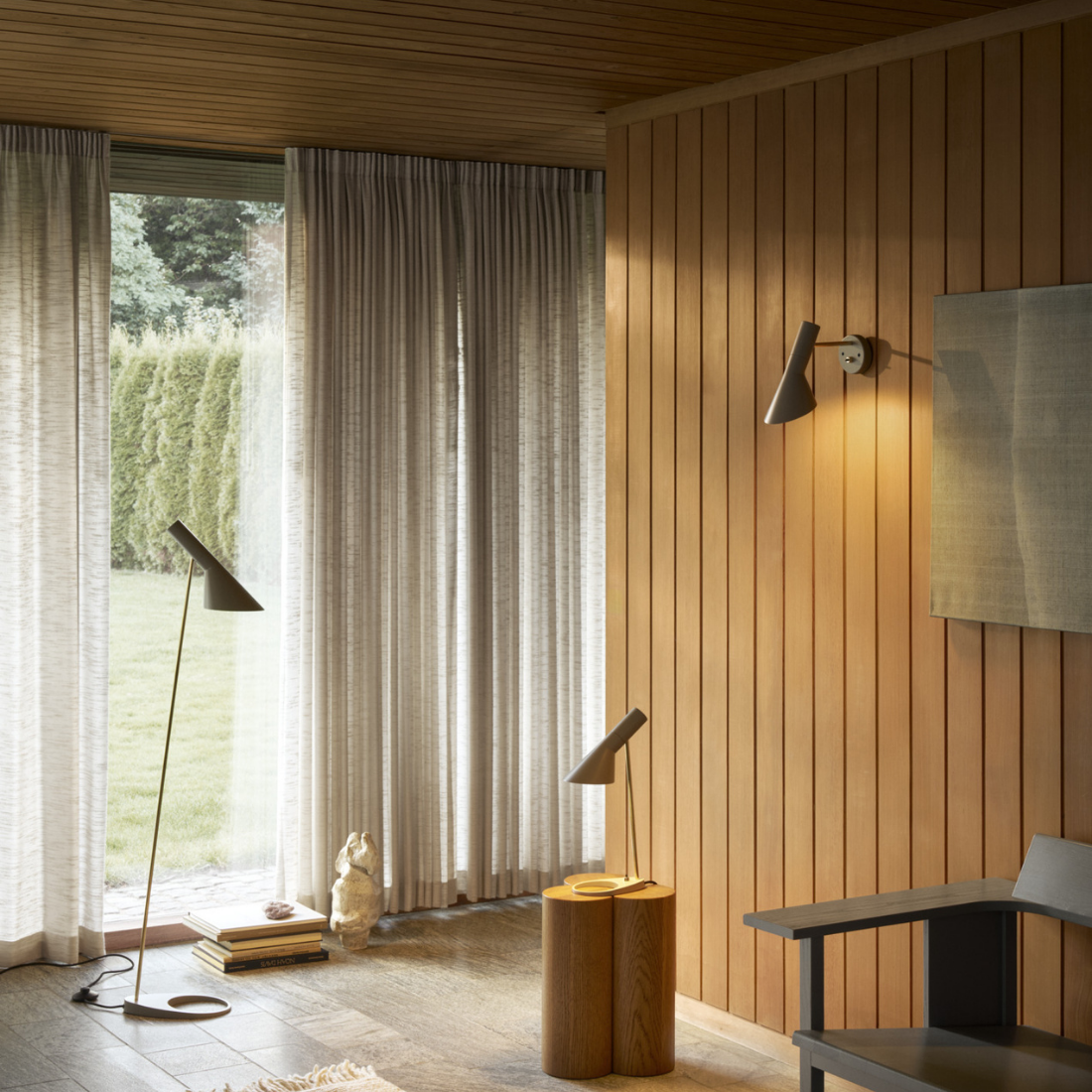 Louis Poulsen AJ フロアランプ 真鍮ポリッシュ仕上【展示品】