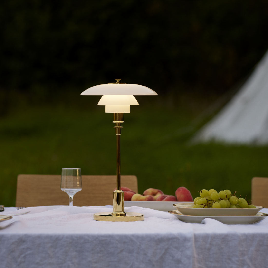 Louis Poulsen PH 2/1 ポータブル テーブルランプ【展示品】