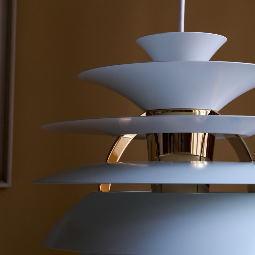 Louis Poulsen PH Snowball（スノーボール）｜光を彫刻する名作ペンダントライト【展示品】