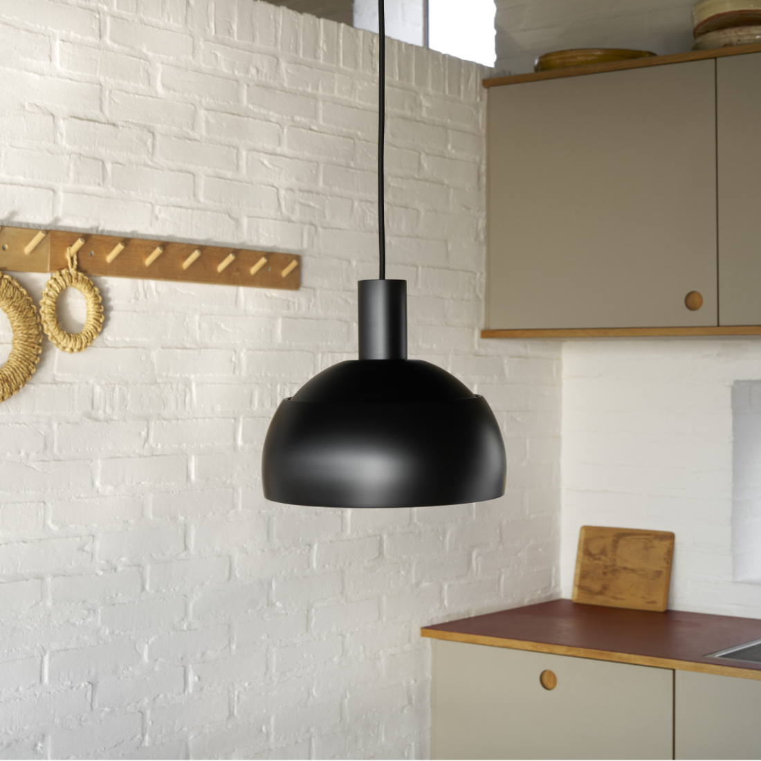 Louis Poulsen FJ Elements（エフジェイ・エレメンツ）ペンダントライト｜動く光を楽しむ北欧デザイン【展示品】