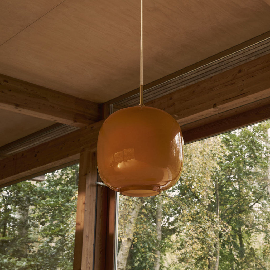 Louis Poulsen VL45 ラジオハウス ペンダント アンバー｜四層吹きガラスの柔光【展示品】