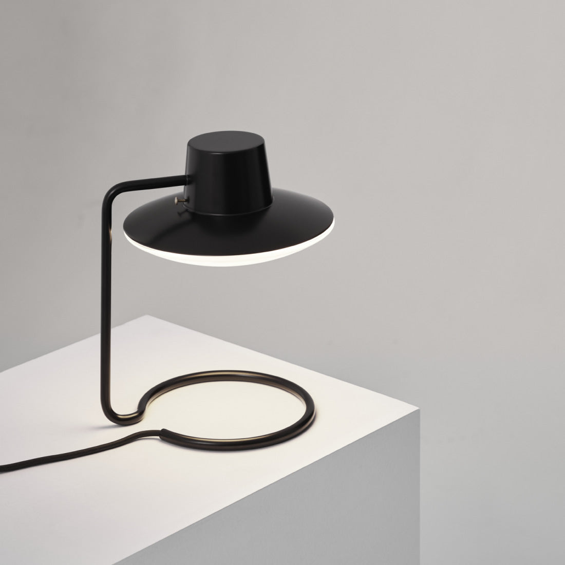 Louis Poulsen AJ オックスフォード テーブルランプ【展示品】