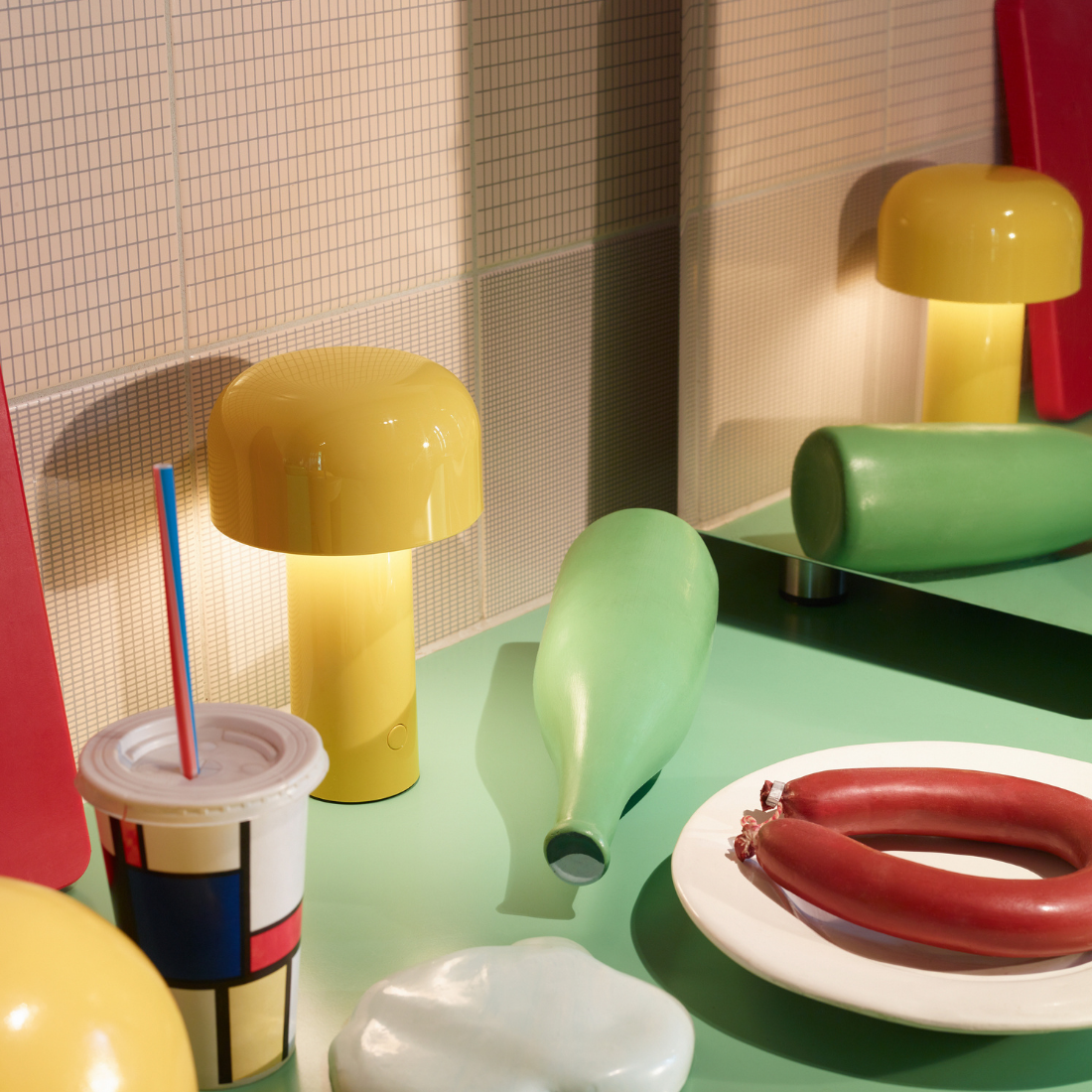 FLOS BELLHOP T（ベルホップ T）｜どこでも灯せるポータブルデザインランプ【展示品】