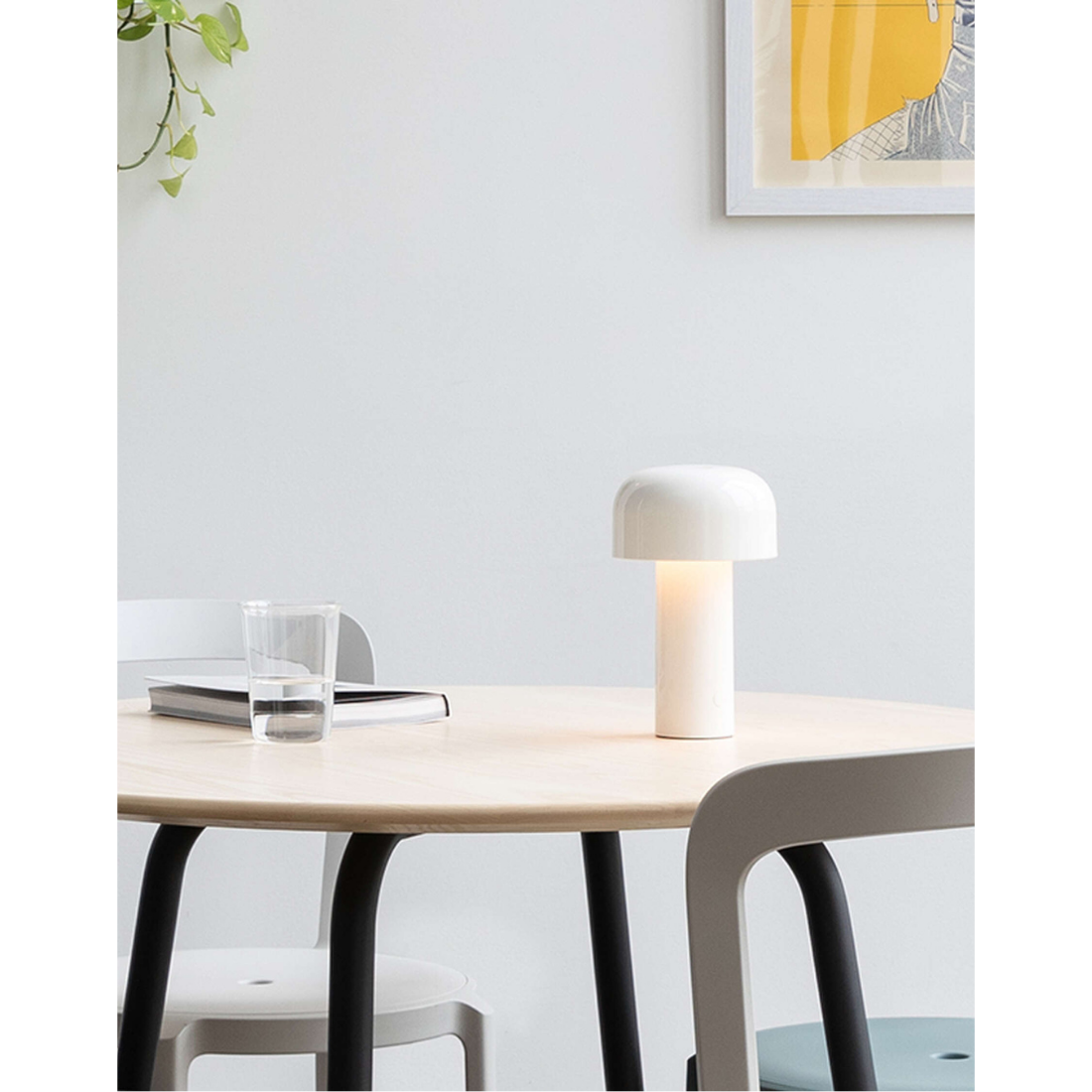 FLOS BELLHOP T（ベルホップ T）｜どこでも灯せるポータブルデザインランプ【展示品】