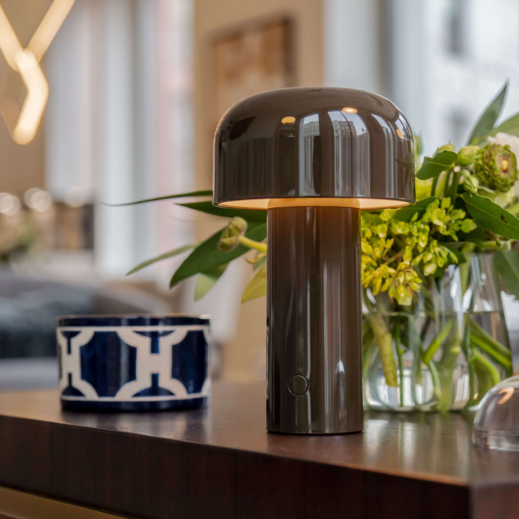 FLOS BELLHOP T（ベルホップ T）｜どこでも灯せるポータブルデザインランプ【展示品】