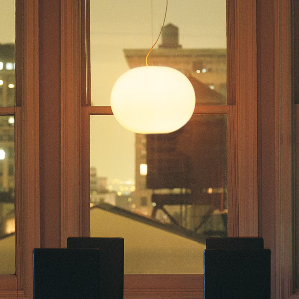 FLOS GLO-BALL S1（グローボール S1）｜穏やかな光を放つミニマルペンダント【展示品】