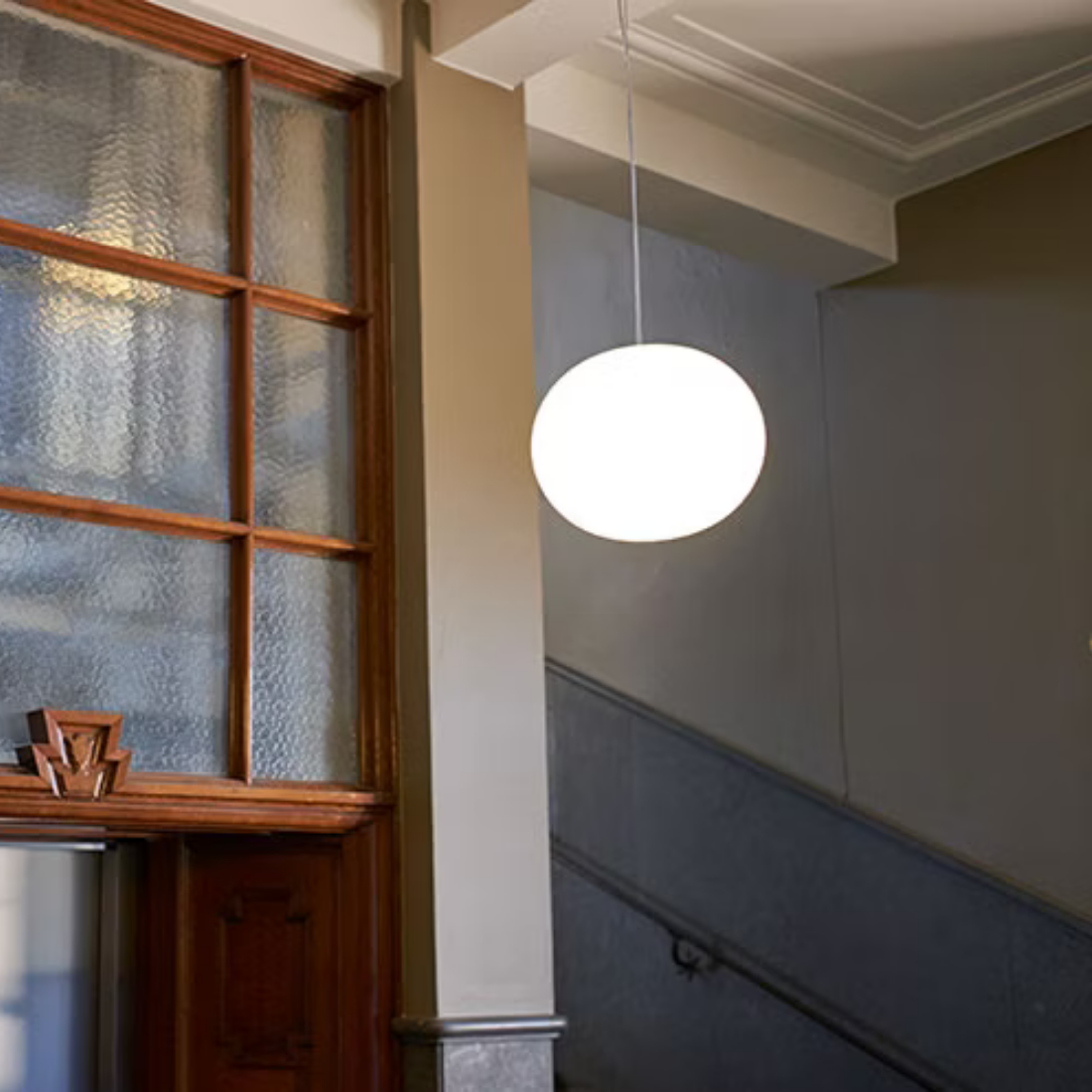 FLOS GLO-BALL S2（グローボール S2）｜満ちる光を描く大ぶりペンダントライト【展示品】