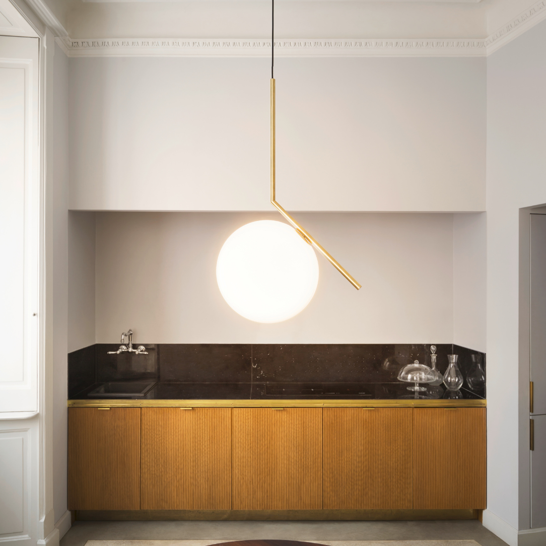 FLOS IC LIGHTS S1（アイシーライト S1）｜静寂と均衡を灯すペンダントライト【展示品】