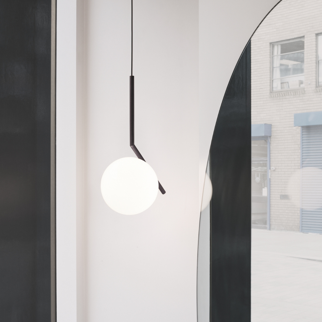 FLOS IC LIGHTS S1（アイシーライト S1）｜均衡と静寂を灯すペンダントライト【ダクト仕様・展示品】