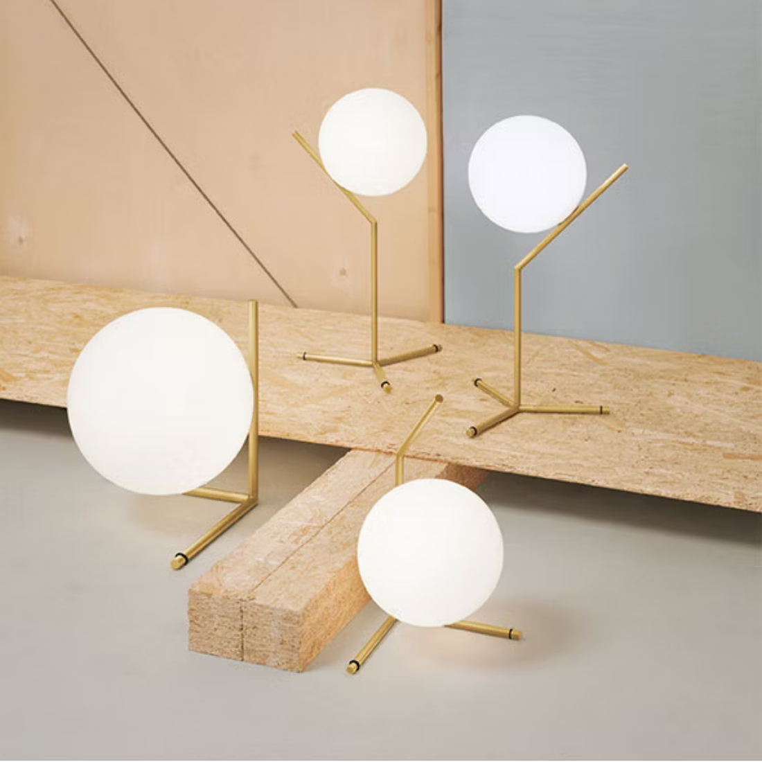 FLOS IC LIGHTS T1 HIGH（アイシーライト T1 ハイ）｜静謐な均衡美を纏うテーブルランプ【展示品】