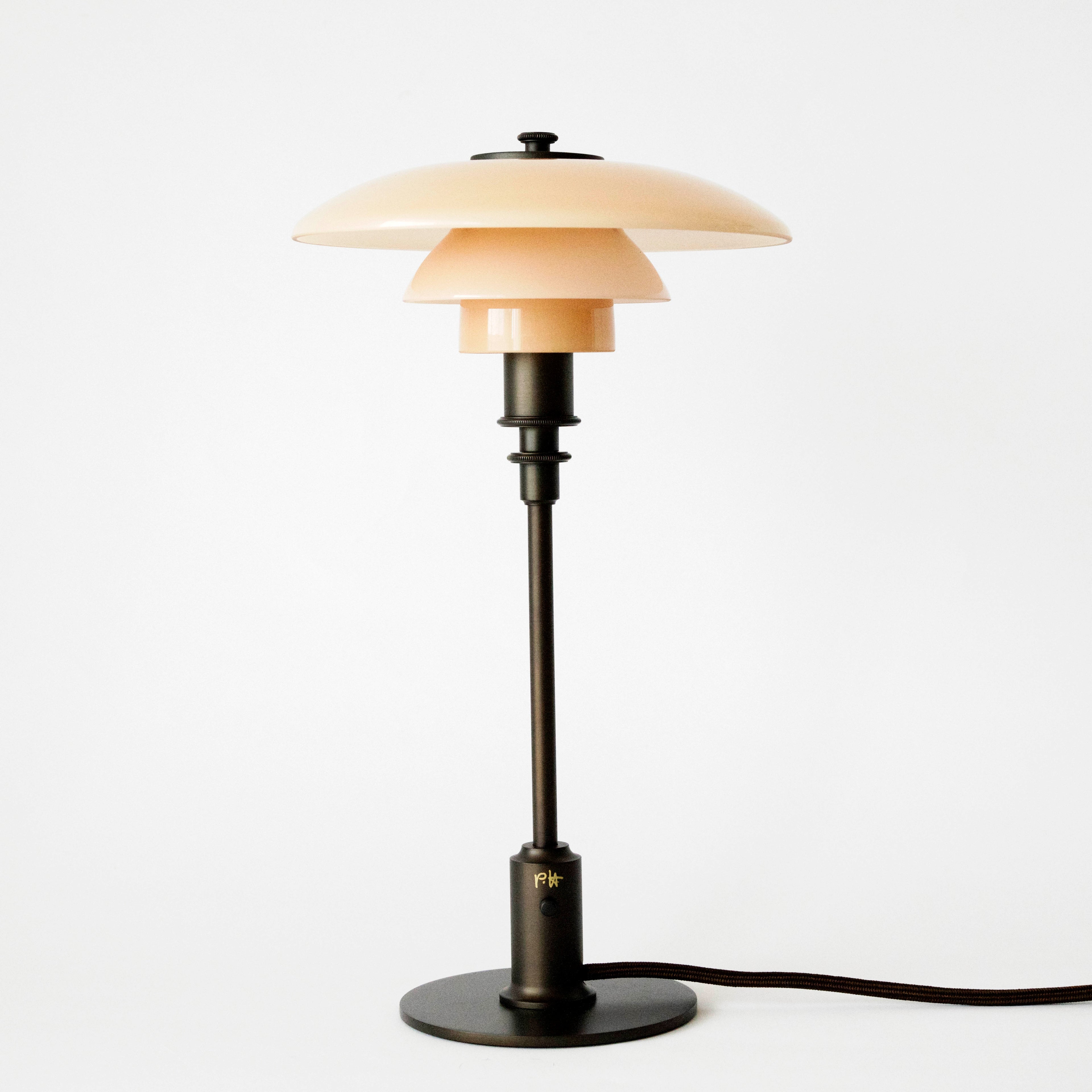 Louis Poulsen PH 2/1 テーブルランプ ダスティー・テラコッタ【展示品】