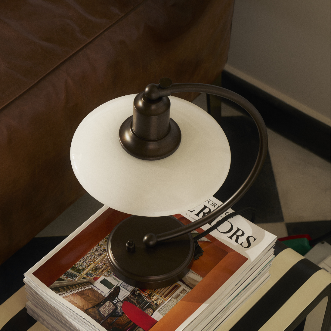 Louis Poulsen PH 2/2 ルナ エイジドブラス テーブルランプ【展示品】