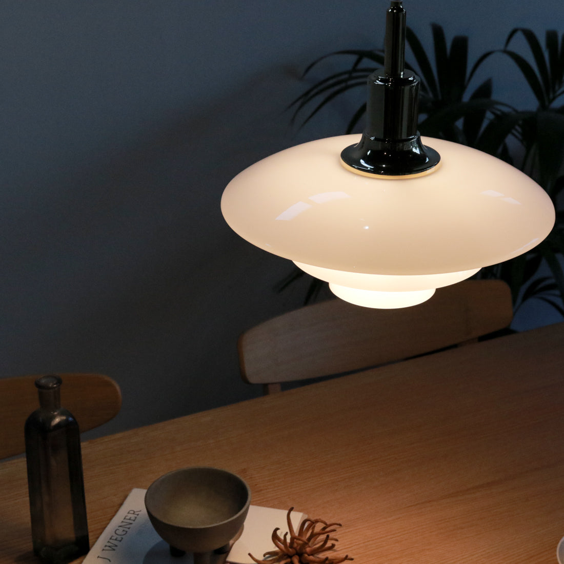 Louis Poulsen PH 3½–3 グラスペンダント｜タイムレスな北欧デザイン【展示品】