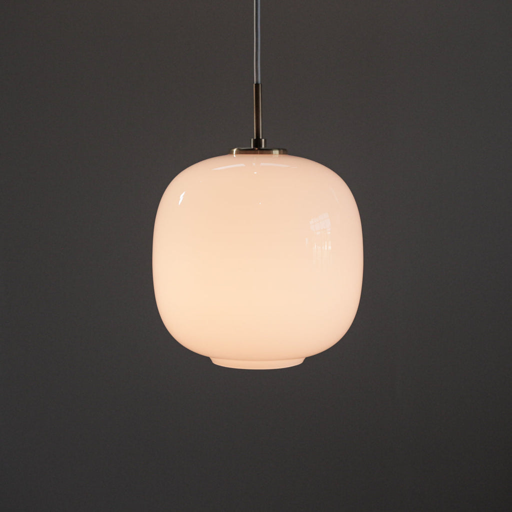 Louis Poulsen VL45 ラジオハウス ペンダントライト｜真鍮と吹きガラスの北欧名作【展示品】