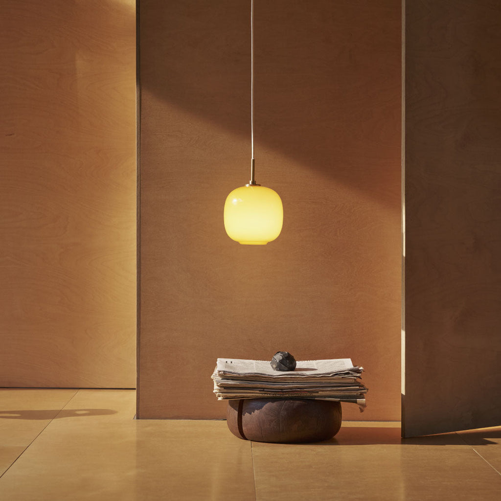 Louis Poulsen VL45 ラジオハウス ペンダント アンバー｜四層吹きガラスの柔光【展示品】