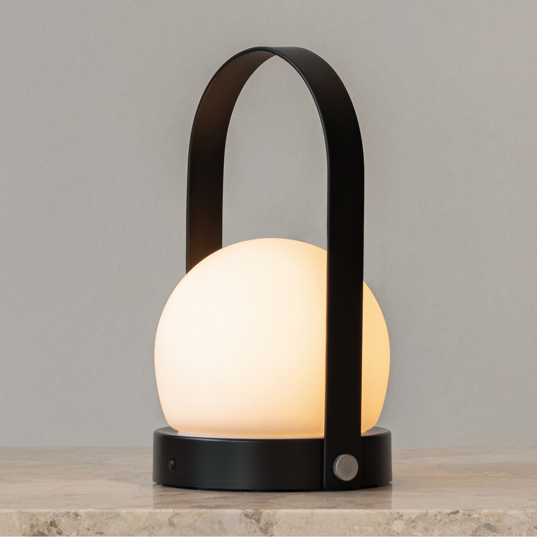 Audo Copenhagen CARRIE Portable Lamp（キャリー ポータブル ランプ）｜北欧デザイン コードレスランプ【展示品】