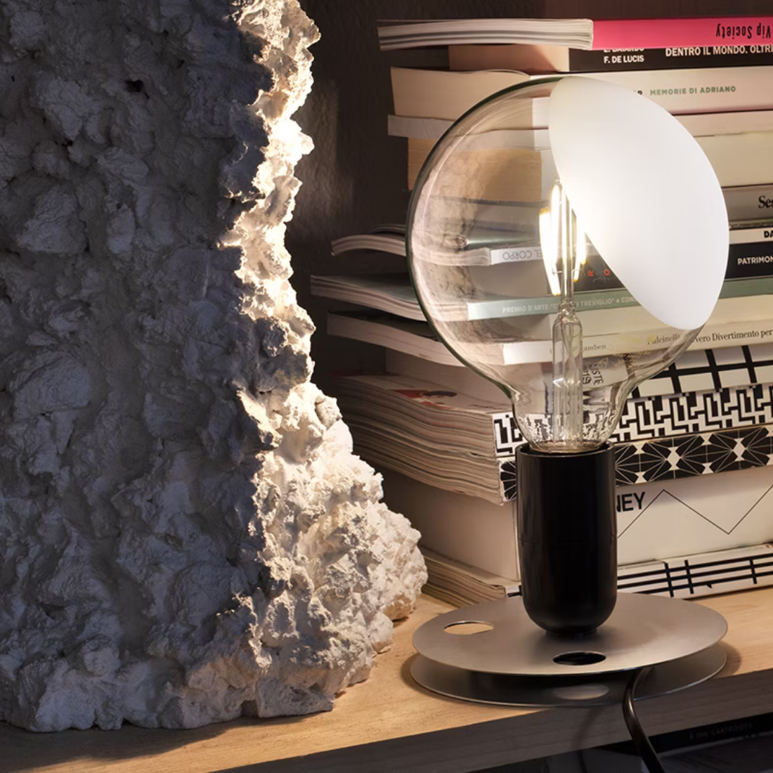 FLOS LAMPADINA（ランパディナ）｜日常を照らすミニマルデザインランプ【展示品】