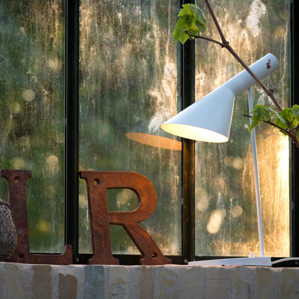 Louis Poulsen AJ ミニテーブルランプ 真鍮ポリッシュ【展示品】