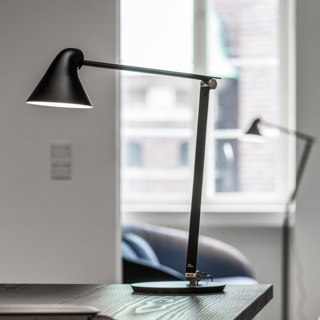 Louis Poulsen NJP テーブルランプ ベース付【展示品】