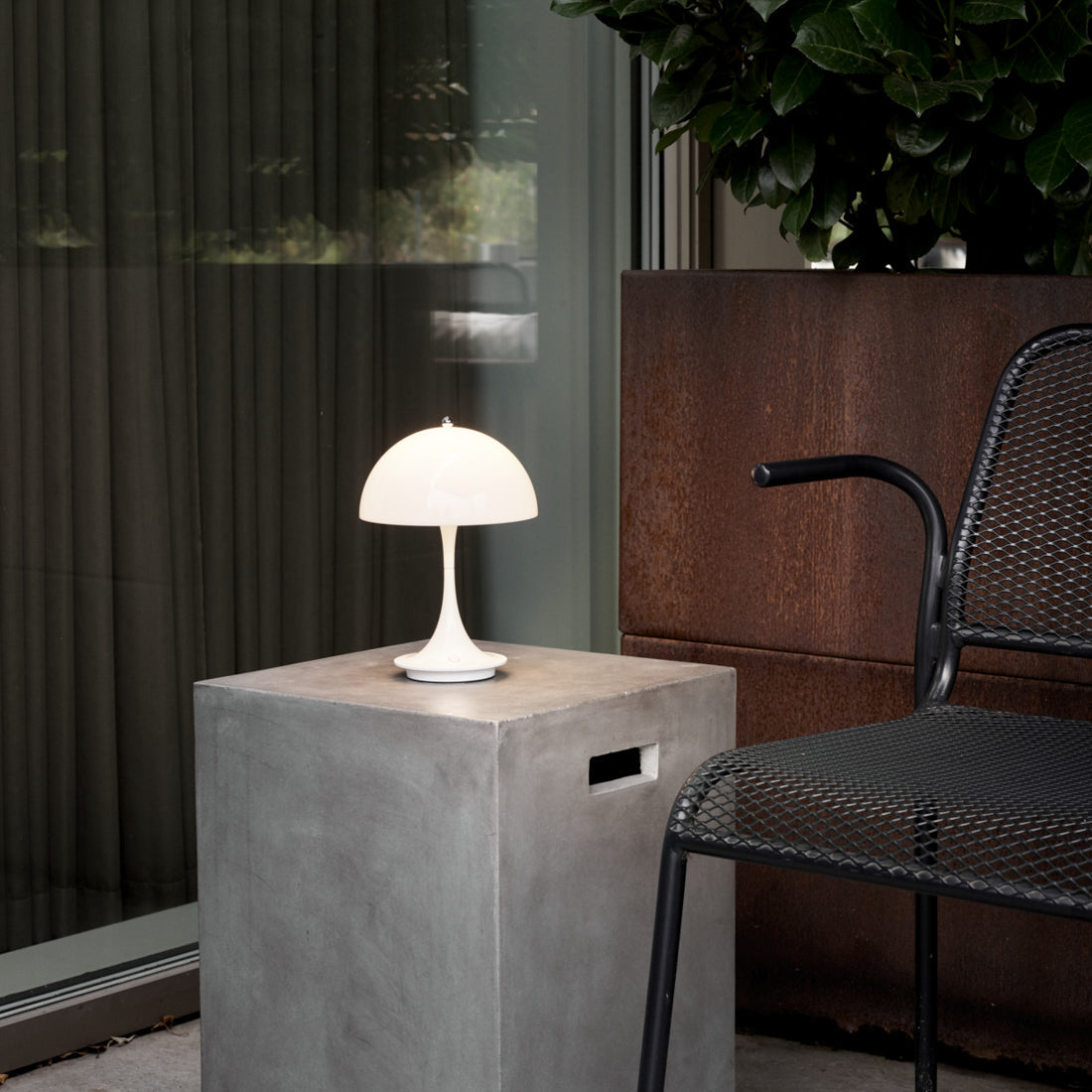 Louis Poulsen Panthella 160 ポータブル V3 オパールホワイト【展示品】