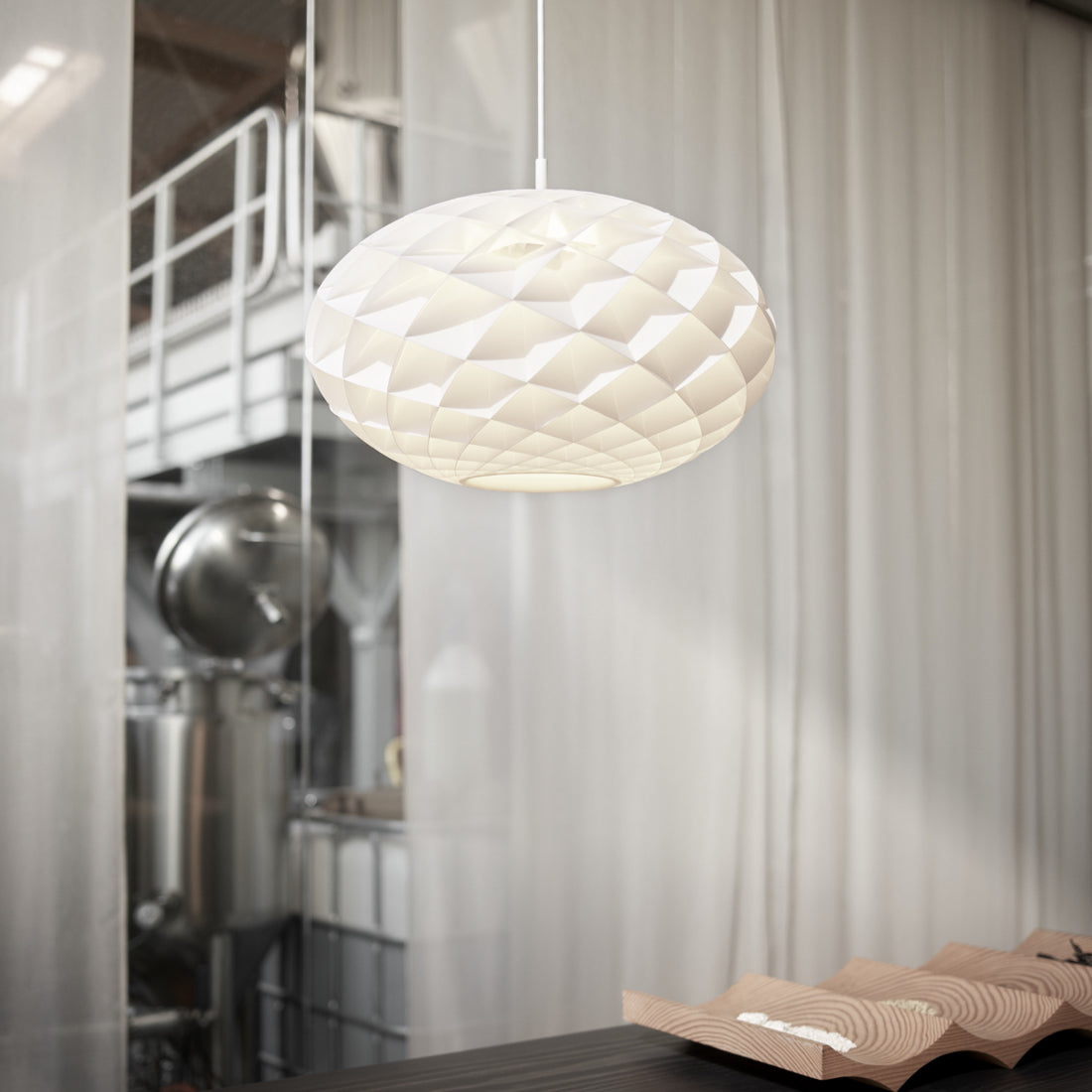 Louis Poulsen パテラ オーバル｜光を彫刻する現代の北欧シャンデリア【展示品】