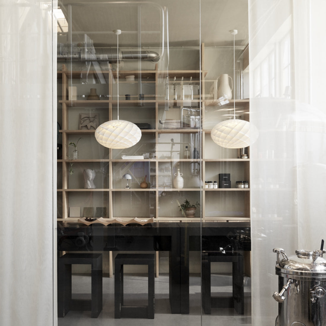 Louis Poulsen パテラ オーバル｜光を彫刻する現代の北欧シャンデリア【展示品】