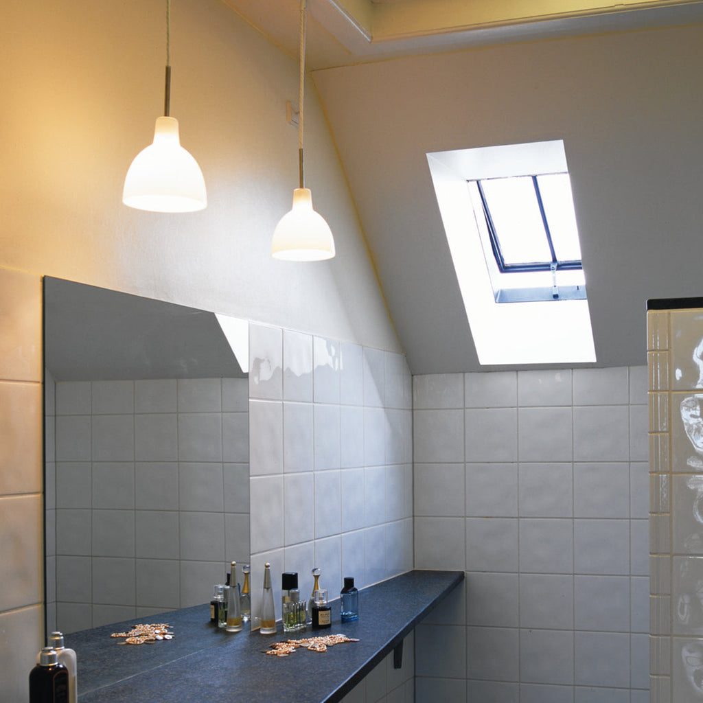 Louis Poulsen Toldbod 220（トルボー 220）グラスペンダントライト｜上品で柔らかな光【展示品】