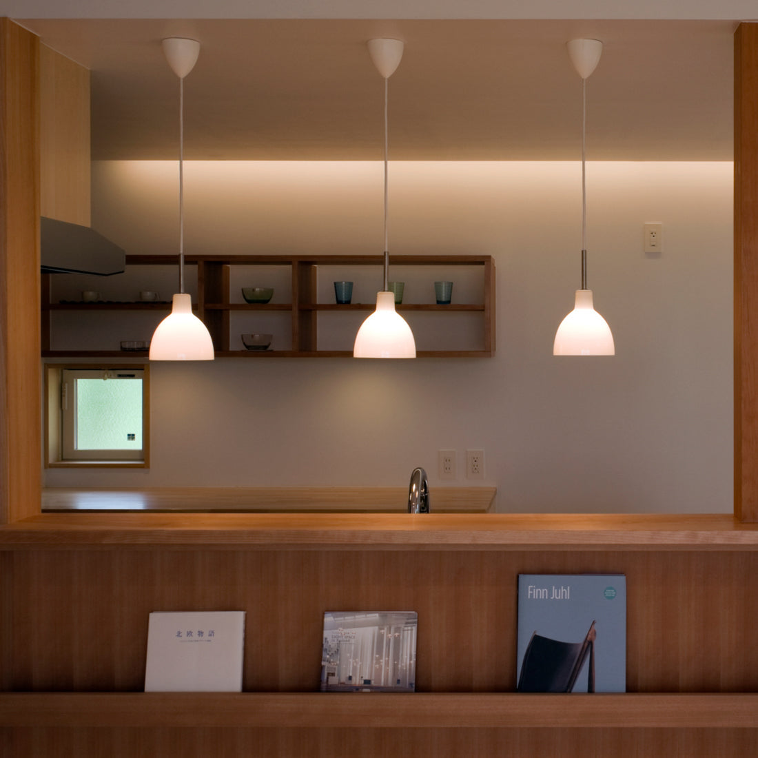 Louis Poulsen Toldbod 220（トルボー 220）グラスペンダントライト｜上品で柔らかな光【展示品】