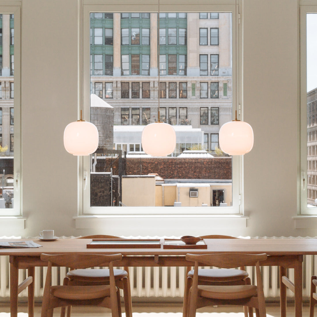 Louis Poulsen VL45 ラジオハウス ペンダントライト｜真鍮と吹きガラスの北欧名作【展示品】