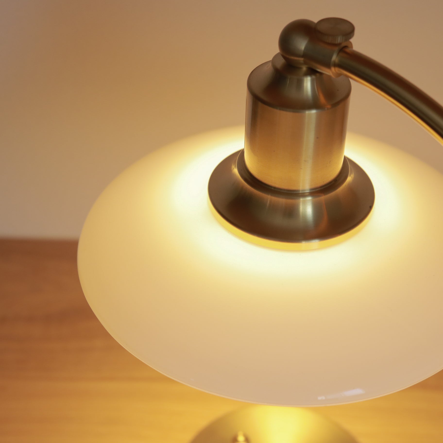 Louis Poulsen PH 2/2 LUNA テーブルランプ 真鍮×乳白ガラス【展示品】