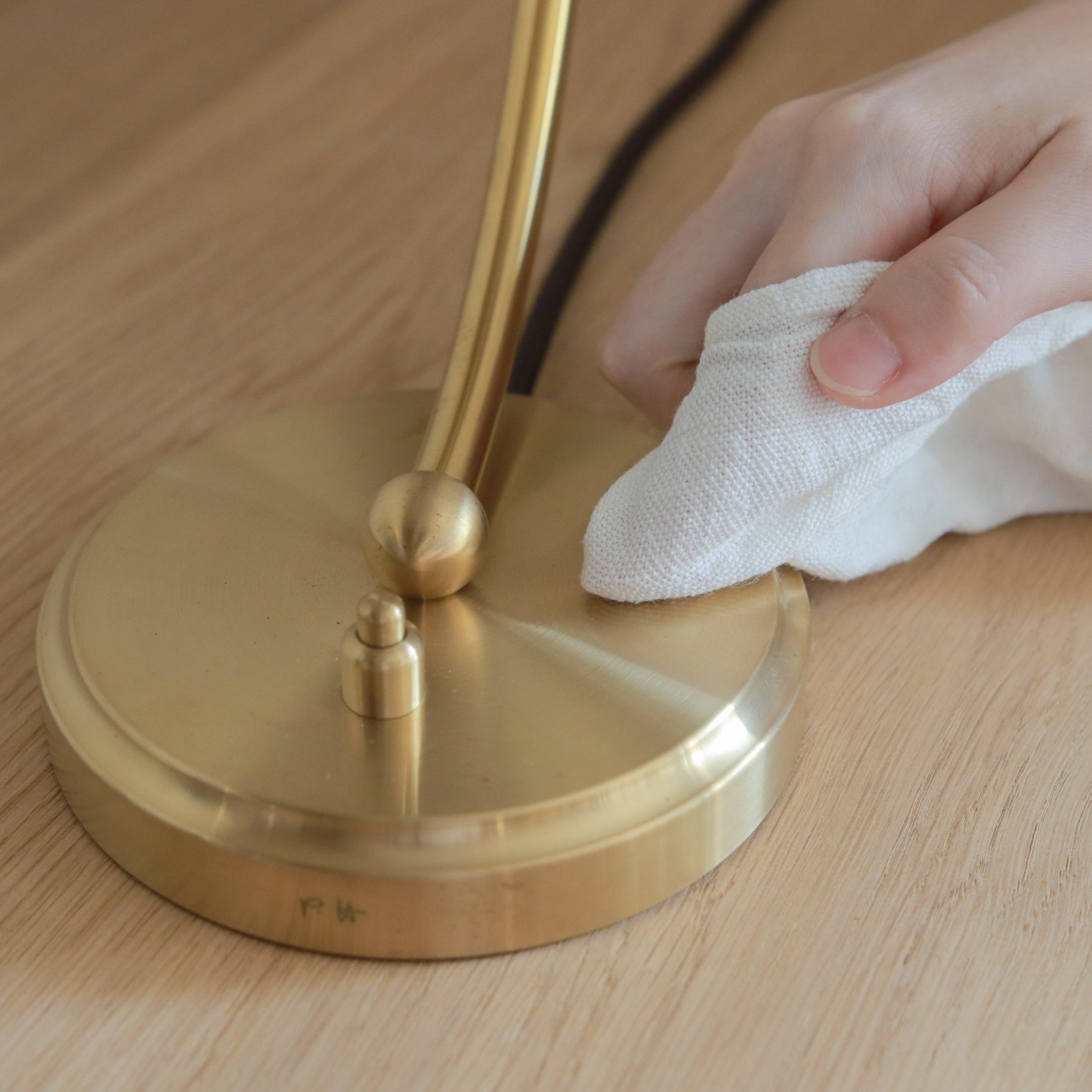 Louis Poulsen PH 2/2 LUNA テーブルランプ 真鍮×乳白ガラス【展示品】