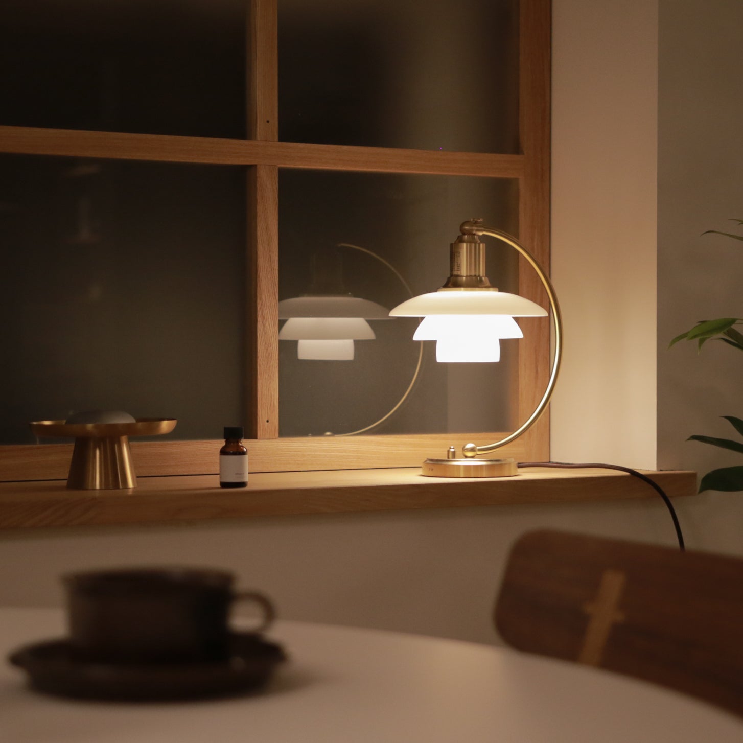 Louis Poulsen PH 2/2 LUNA テーブルランプ 真鍮×乳白ガラス【展示品】