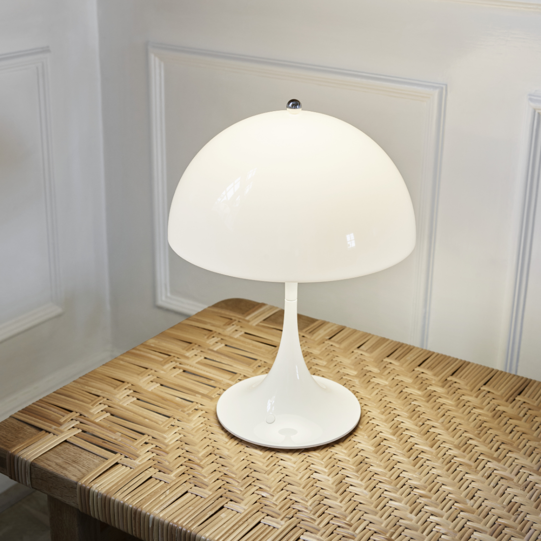 Louis Poulsen パンテラ 250 ポータブル テーブルランプ【展示品】