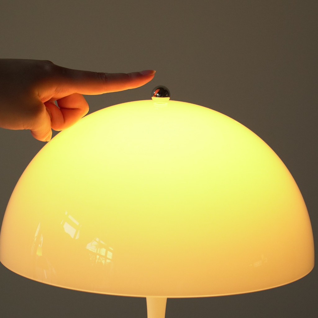 Louis Poulsen パンテラ 250 ポータブル テーブルランプ【展示品】