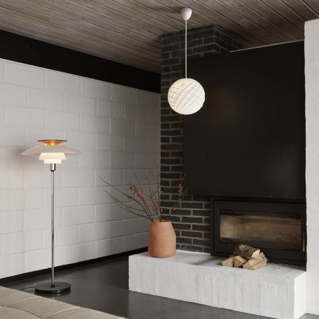 Louis Poulsen Patera（パテラ）ペンダントライト｜現代のシャンデリア【展示品】