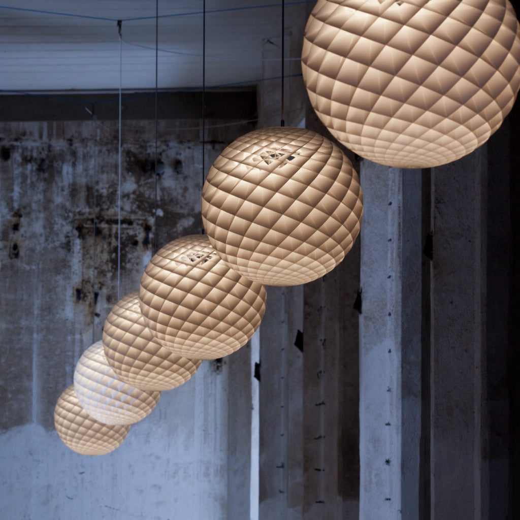 Louis Poulsen Patera（パテラ）ペンダントライト｜現代のシャンデリア【展示品】