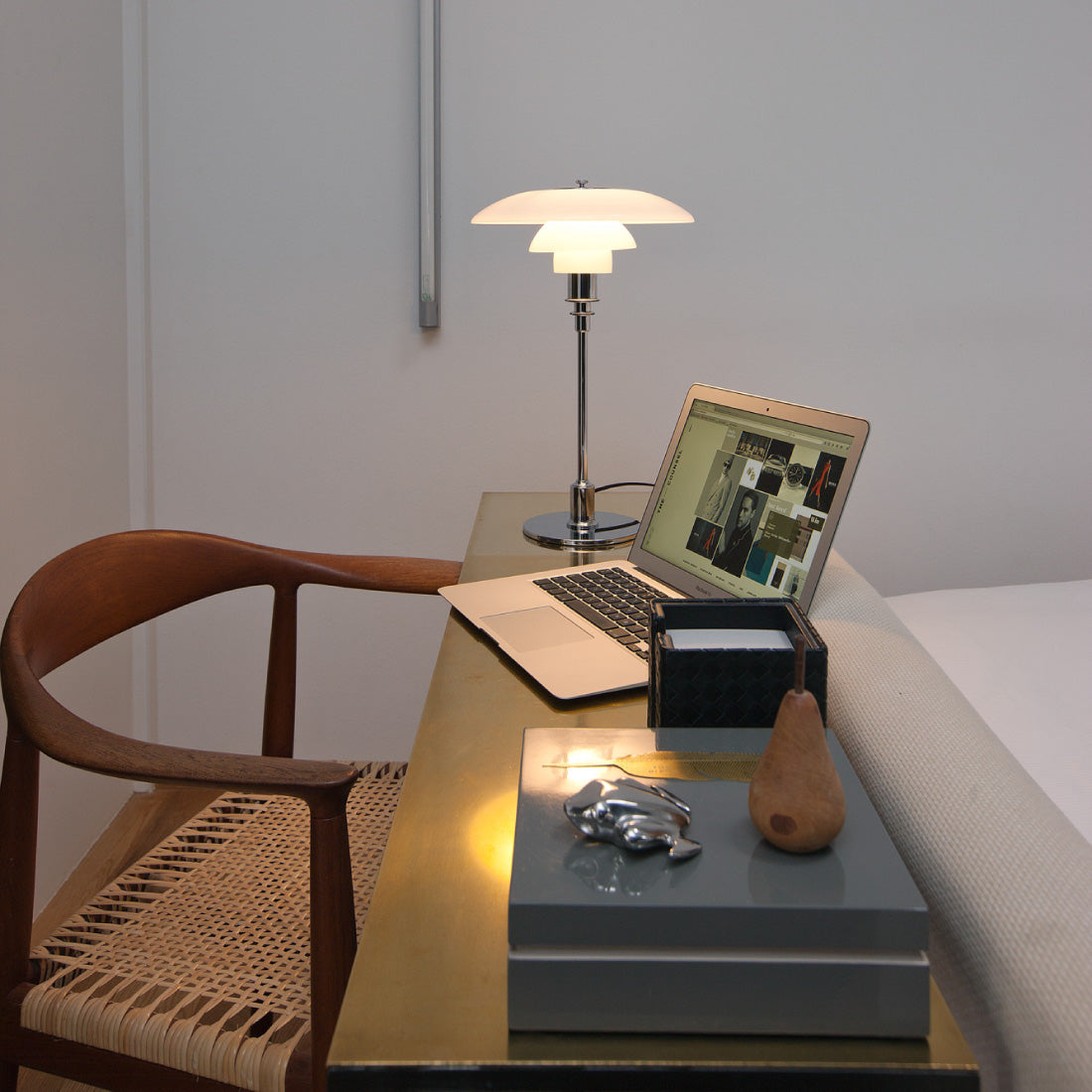 Louis Poulsen PH 3/2 テーブルランプ 三層ガラス【展示品】