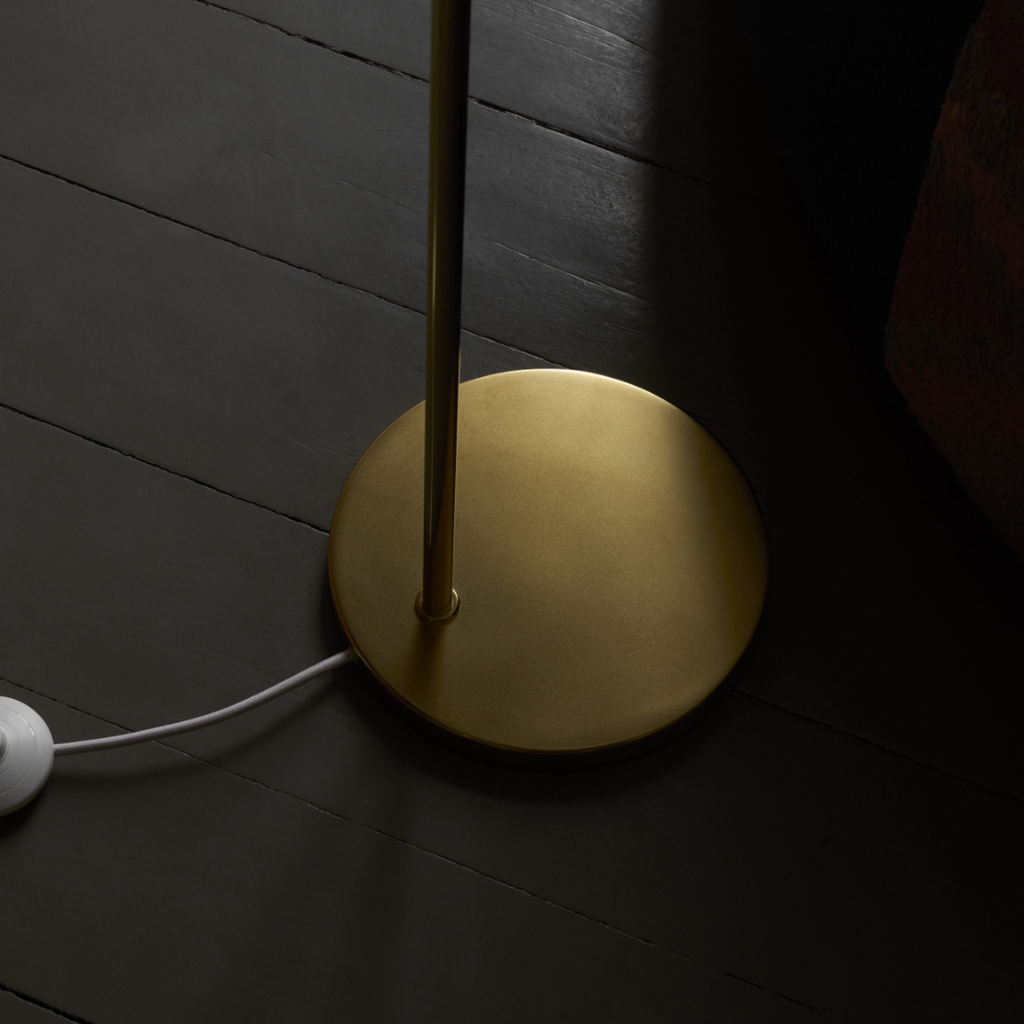 Louis Poulsen VL リングクラウン フロアランプ 真鍮×乳白ガラス【展示品】