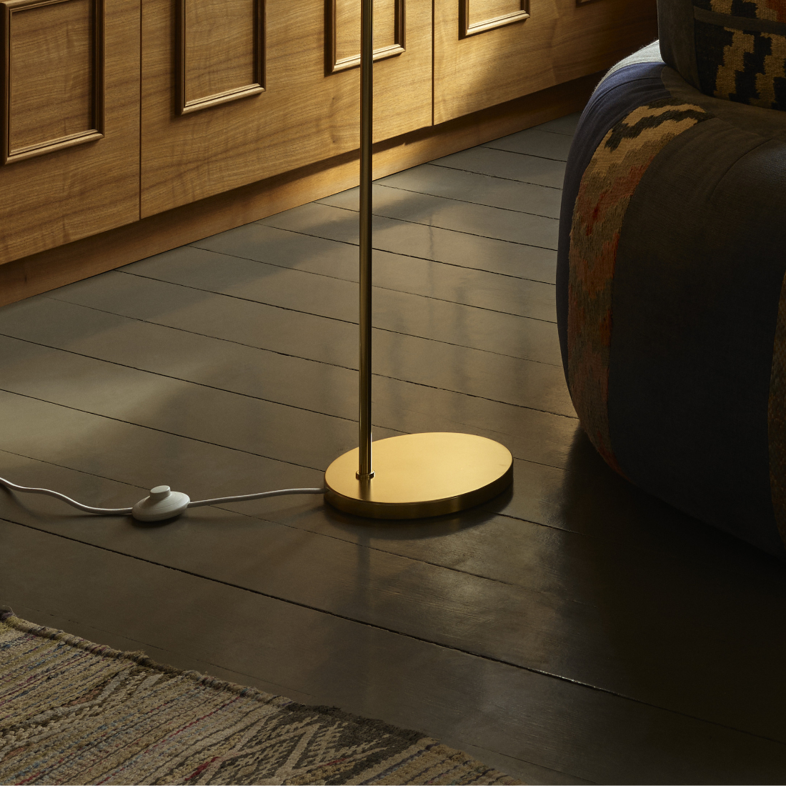 Louis Poulsen VL リングクラウン フロアランプ 真鍮×乳白ガラス【展示品】